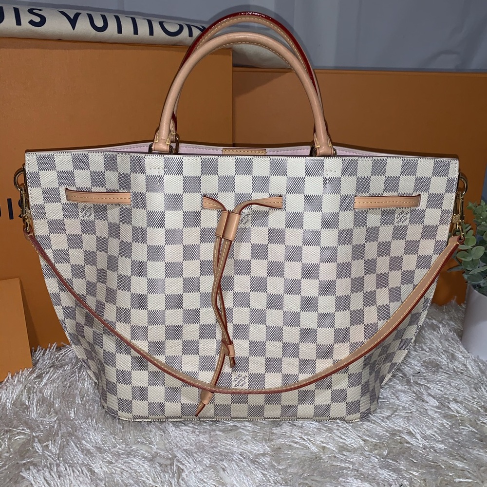LOUIS VUITTON Girolata.